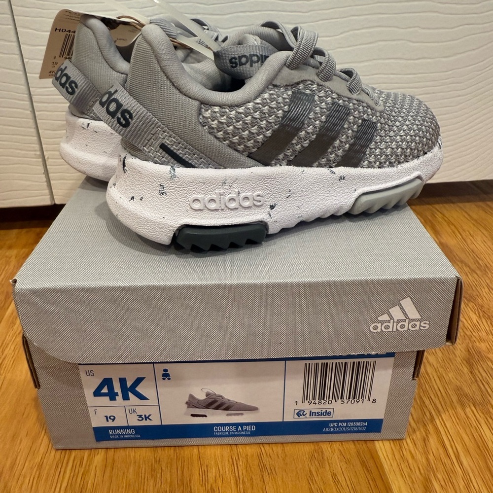 Adidas Racer TR in toddler/kids size 4 - gray and white